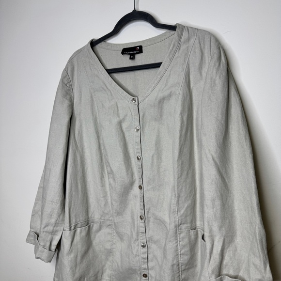 Laura Plus 100% Linen Lagenlook Button Down Tunic Top in Neutral Size 20 - Picture 2 of 15